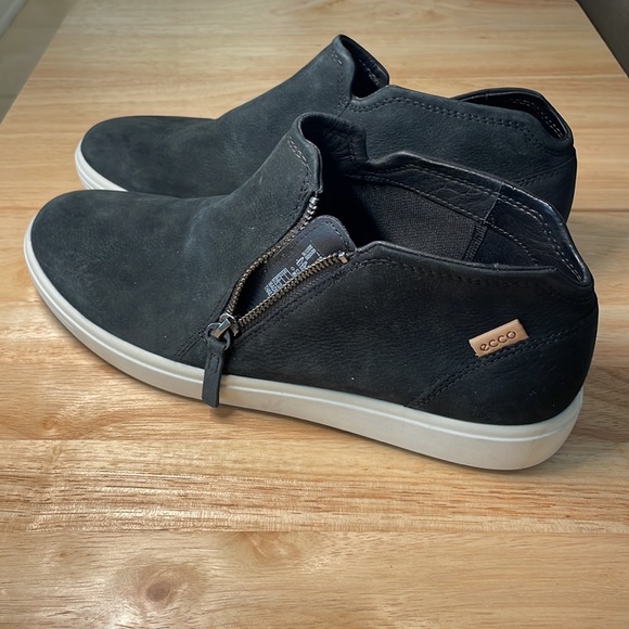 Ecco Soft Nubuck Leather Zip Ankle Boot - Picture 10 of 17